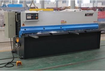 MÁY CẮT TÔN THỦY LỰC MS7 NC-VỚI HỆ THỐNG P40