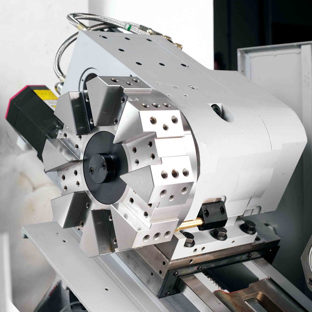 Ban-thay-dao-may-tien-CNC-UL-15