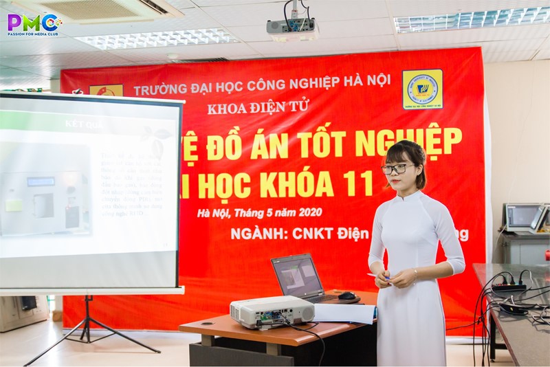 Sinh-vien-bao-ve-tot-nghiep-nganh-co-khi